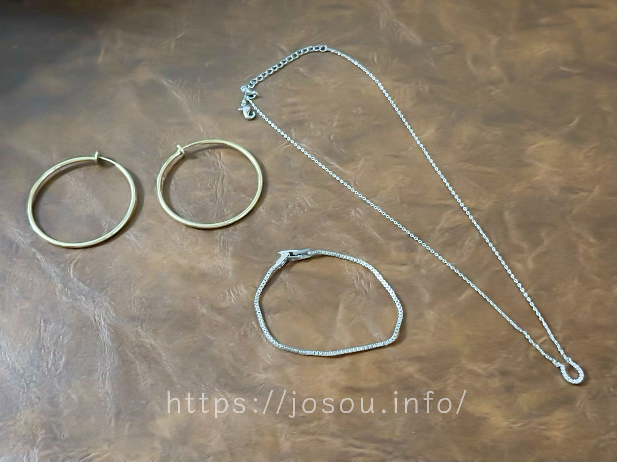 【女装のコツ】アクセサリー 小物にもこだわるともっと女性らしくなれる!