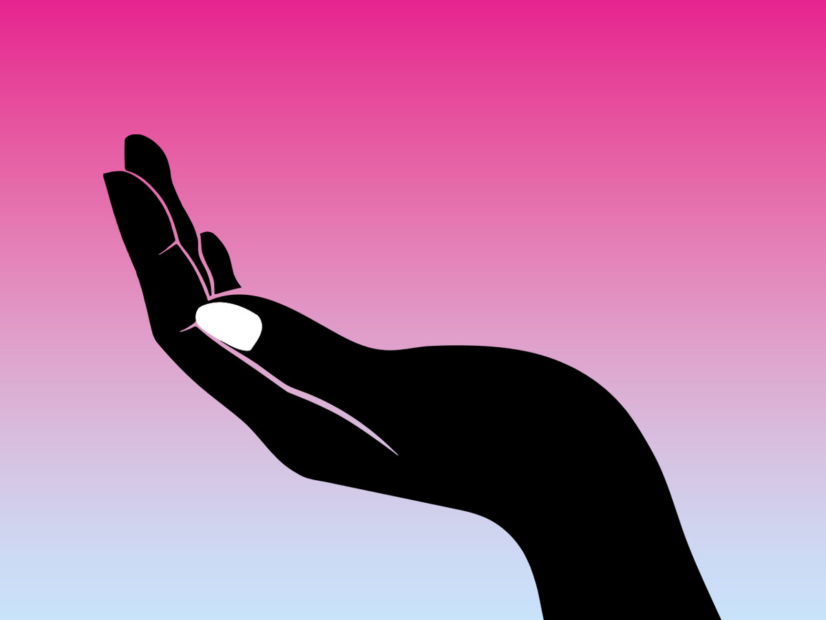 卵を持つように手を曲げる