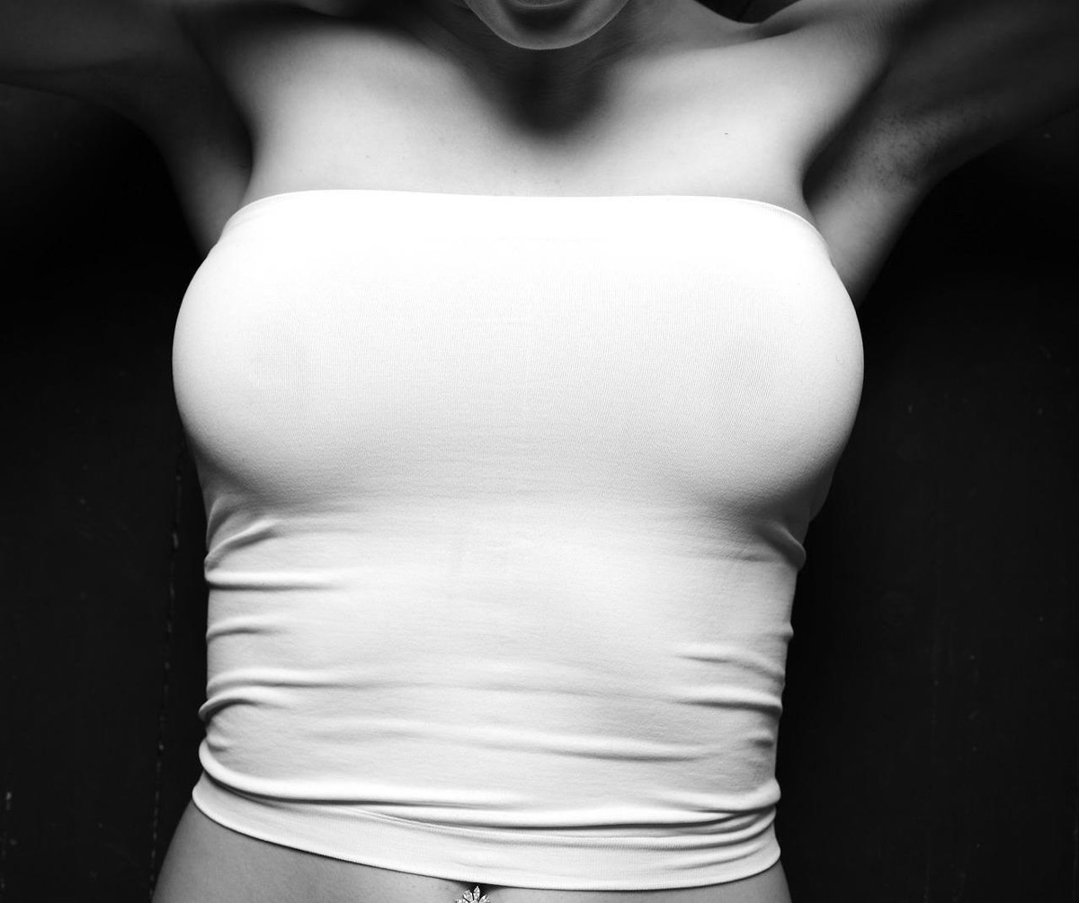 チューブトップ