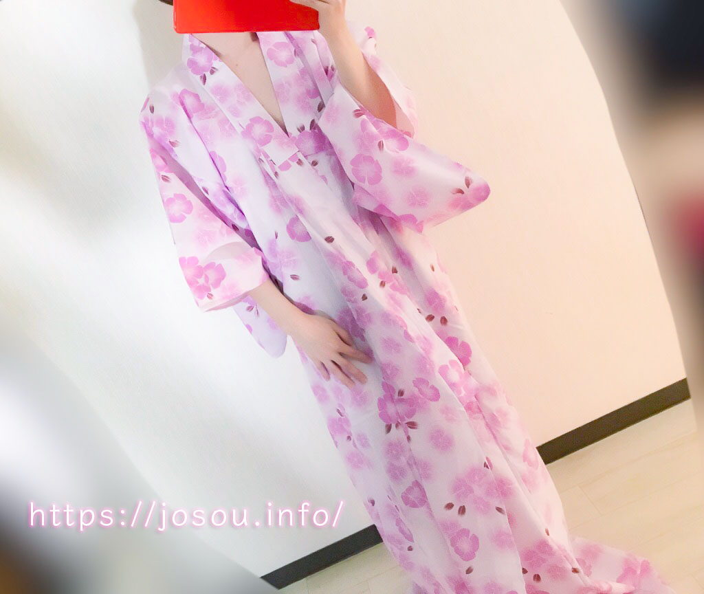 帯なしの浴衣女装姿