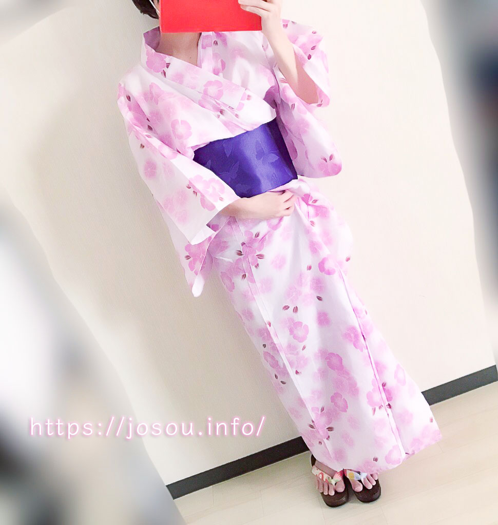 ピンクのかわいい浴衣での女装姿