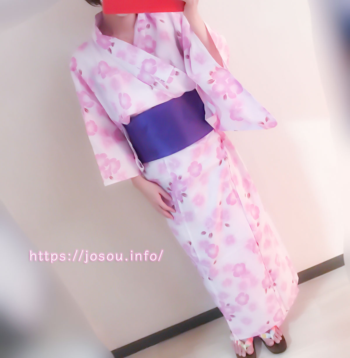 浴衣と下駄で完全女装している男の娘